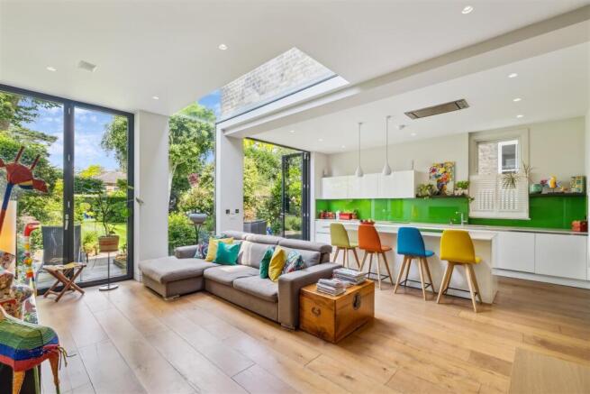 Park Road, W4 - FOR SALE