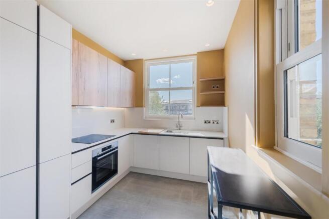 2, 52 Stile Hall Gardens (9).jpg