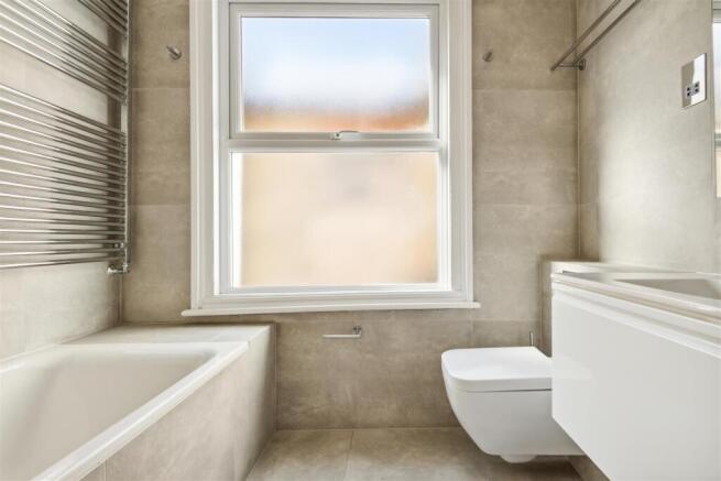 17 Kent Road W4 5EY-9.jpg