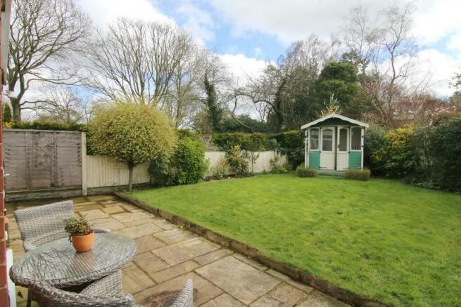 2 bed bungalow in...