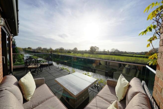 lounge terrace 1