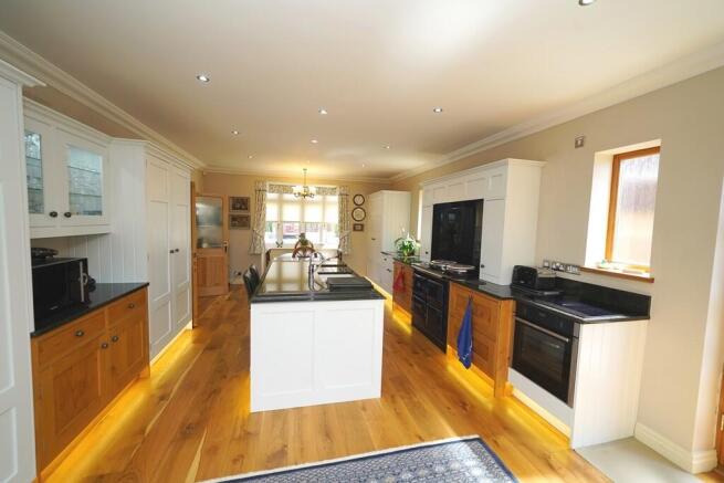 Bespoke Kitchen D...