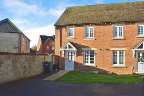 Alicia Close, Taw Hill, Swindon