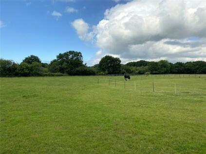New Milton - 3 bedroom equestrian facility for sale