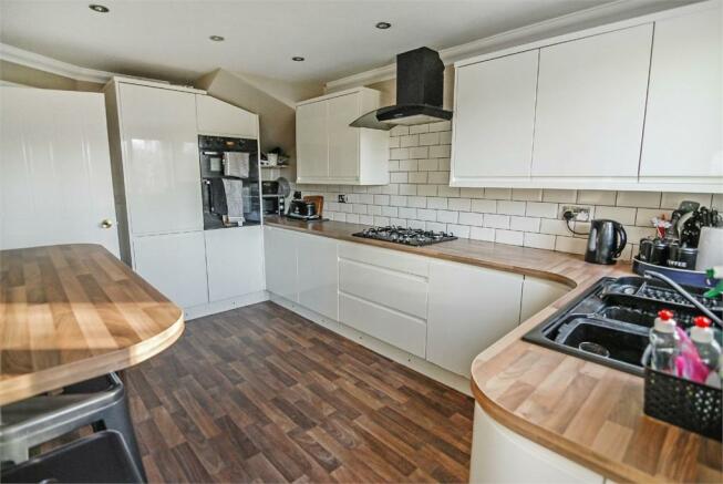 5 Bedroom Detached House For Sale In Bayford Way Wombwell