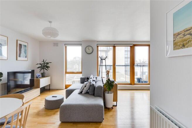 Biggs Square E9