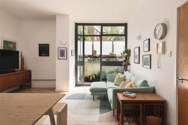 Keeling House, E2