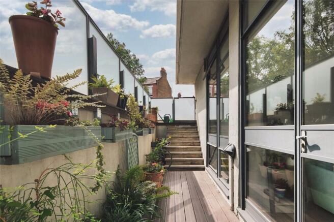Keeling House, E2