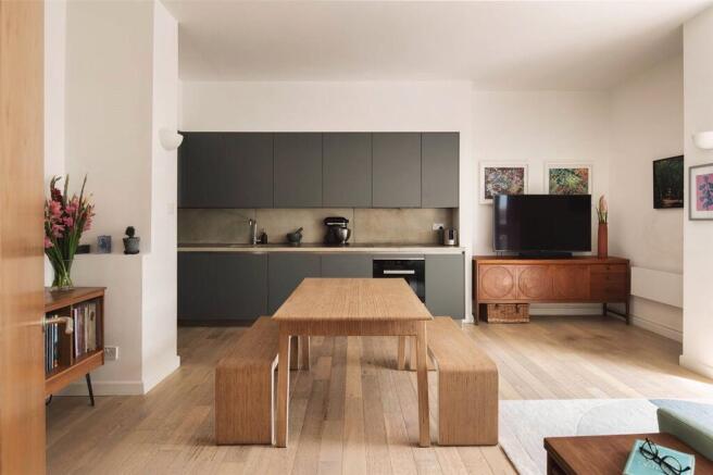 Keeling House, E2