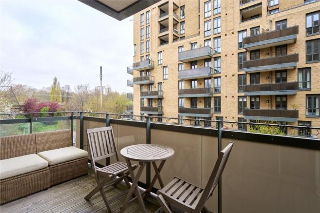 Braid Court, E3
