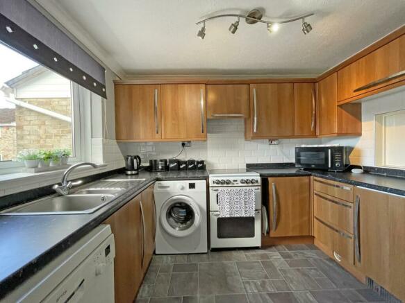 Westcott Close 22 Kitchen.jpg