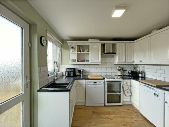 Billing Close 14 - Kitchen 2.jpg