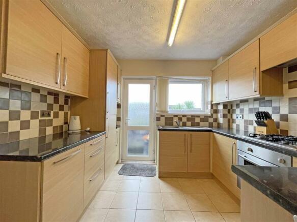Copleston Road 50-Kitchen.jpg