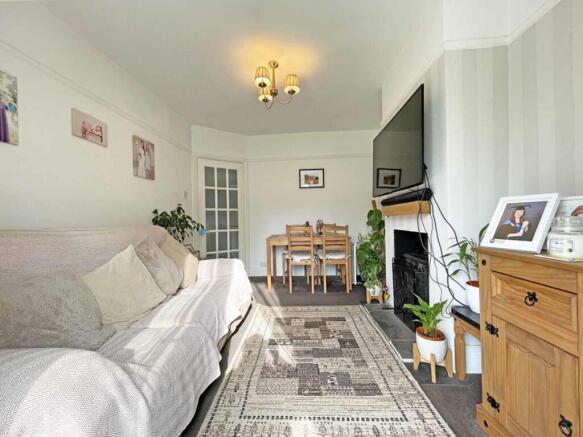 Laira Park Road 31 - New Lounge Front.jpg