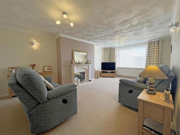 Briarleigh Close 21 Lounge Front 2.jpg