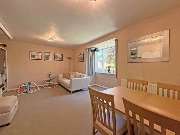 Fountains Crescent 22 Lounge Dining Room Front...j