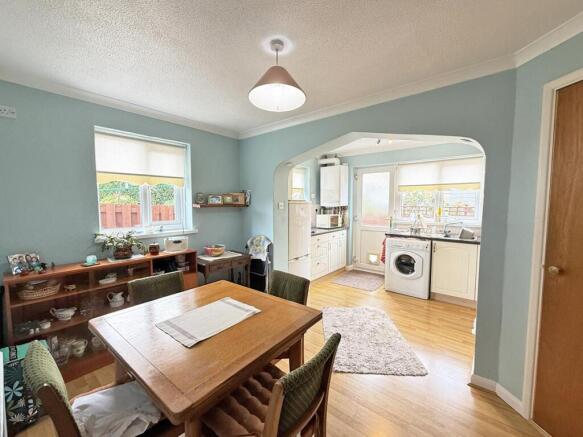 Beaumaris Close 1 - Kitchen Diner FP.jpg