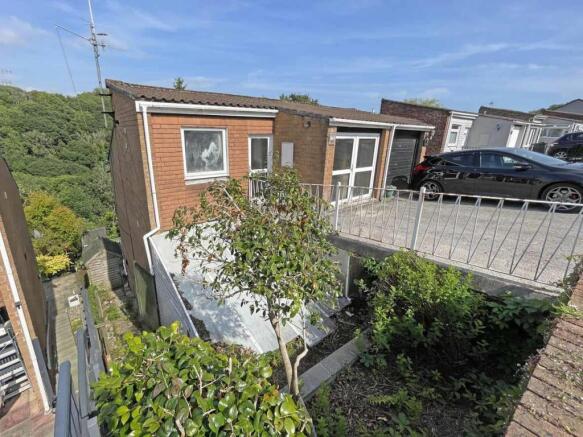 Erlstoke Close 73 Front...jpg