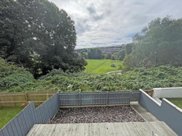 Ashford Close 29 View Front.jpg