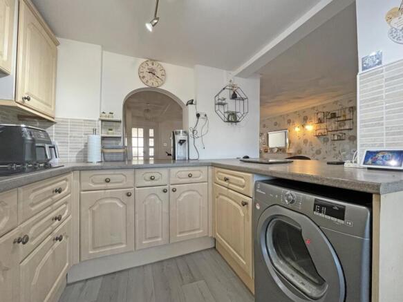 Dartmouth Walk 97 - Breakfast Bar.jpg