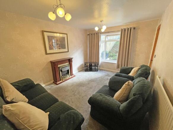 Tailyour Road 180 - Lounge 2.jpg