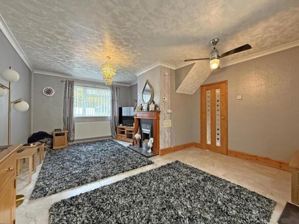 Honicknowle Lane 407 - Lounge Dining Room Front.jp