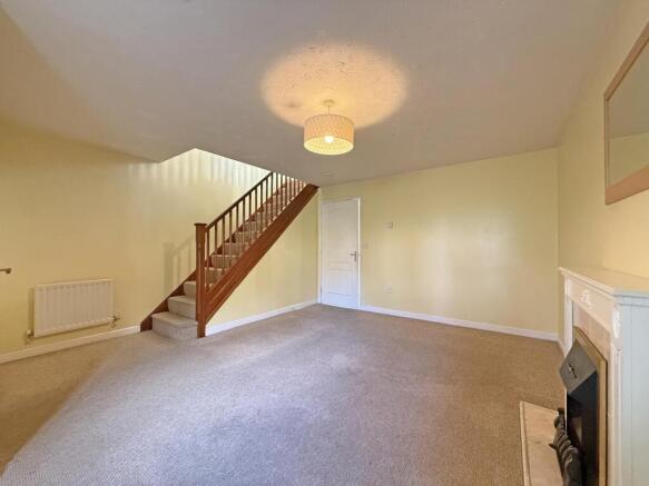 Frobisher Approach 35 - Lounge 2.jpg