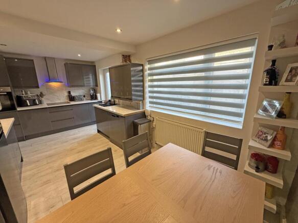 Coppice Gardens 3 - Kitchen Dining Room Front...jp