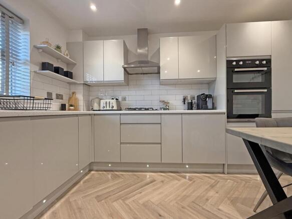 Ramsey Grdens 85 - Kitchen.jpg