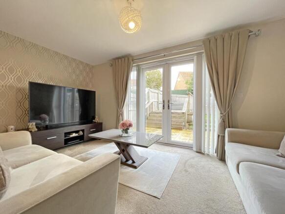 Spindle Crescent 91 - Living Room.jpg