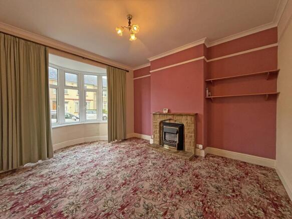 Pennycross Park Road 9 - Lounge.jpg