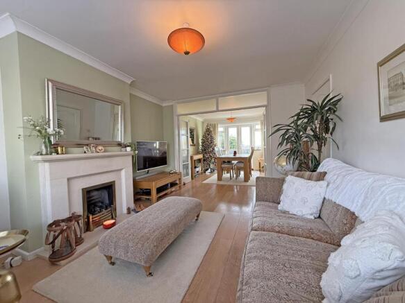 Southwell Road 41 - Lounge Front.jpg