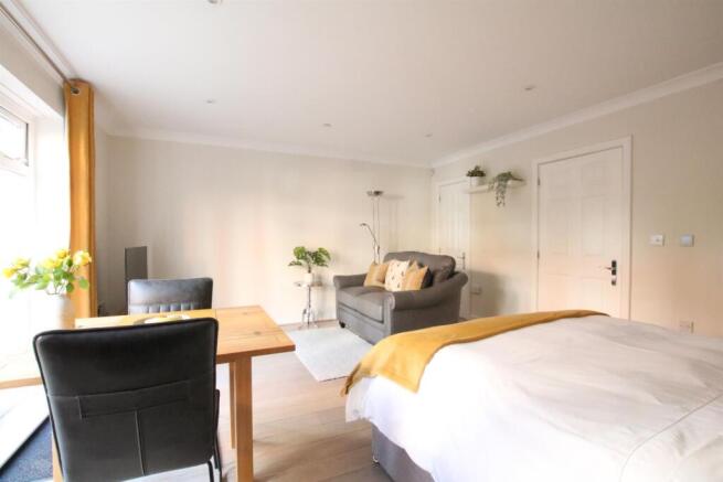 Bed/Living