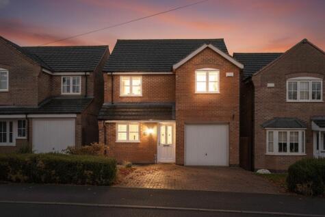 Three DOUBLE Bedrooms at Dulverton Road, Melton, LE13 0SF