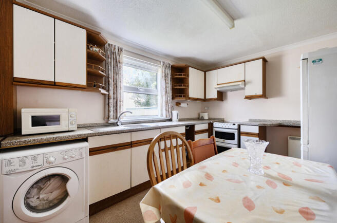 1353999-4-68dbbe5...