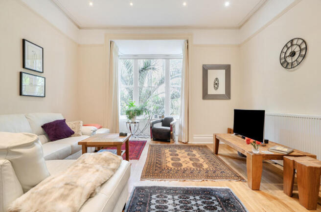 1372338-17-68fb5f...