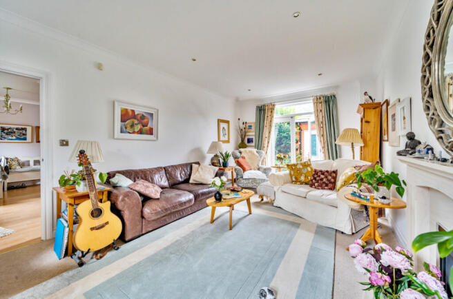 1305894-26-684c19...