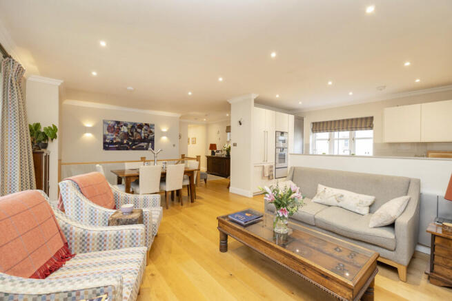 Sitting Room/Dining Room