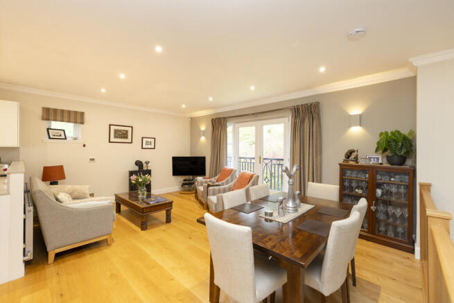 Sitting Room/Dining Room
