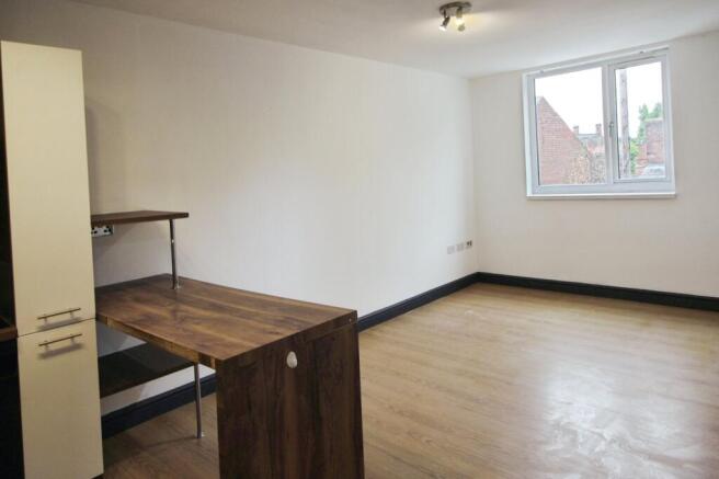 Kitchen/ Living Room