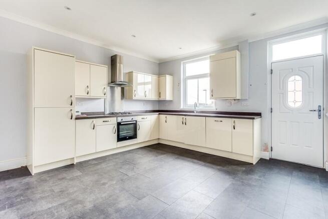 Kitchen/ Dining Room