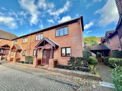 Borelli Mews, Farnham