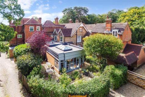 Shortfield Common Road, Frensham, Farnham