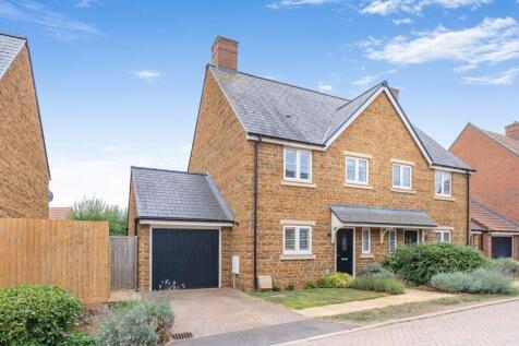 Cotefield Drive, Bodicote - Stone-built property