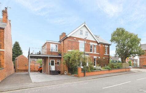 2 Avondale Road, Chesterfield S40 4TF