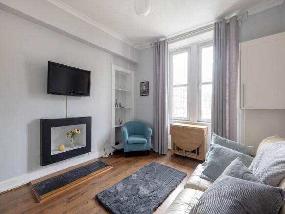 58211_CaledonianCres