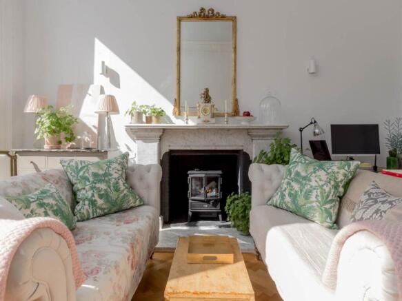 62660_Drummond_Place