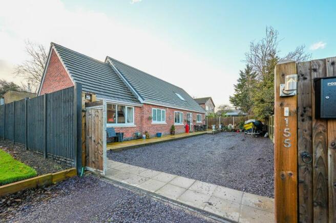 4 bedroom detached house for sale in Berkshire Drive Woolston WA1