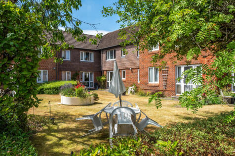 Haddenhurst Court, Binfield, Bracknell, Berkshire, RG42