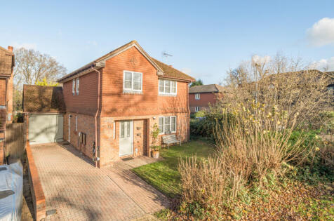 Cleopatra Place, Warfield, Bracknell, Berkshire, RG42